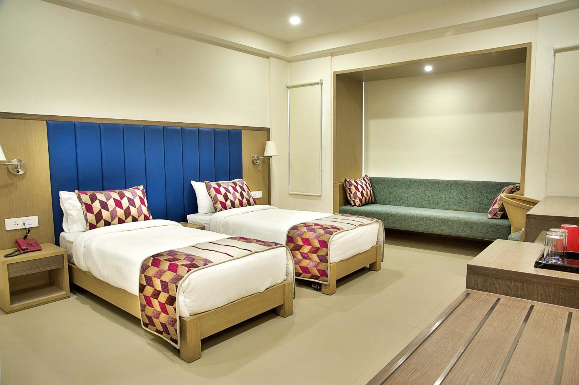 Purple Cloud Hotel Devanahalli Bagian luar foto