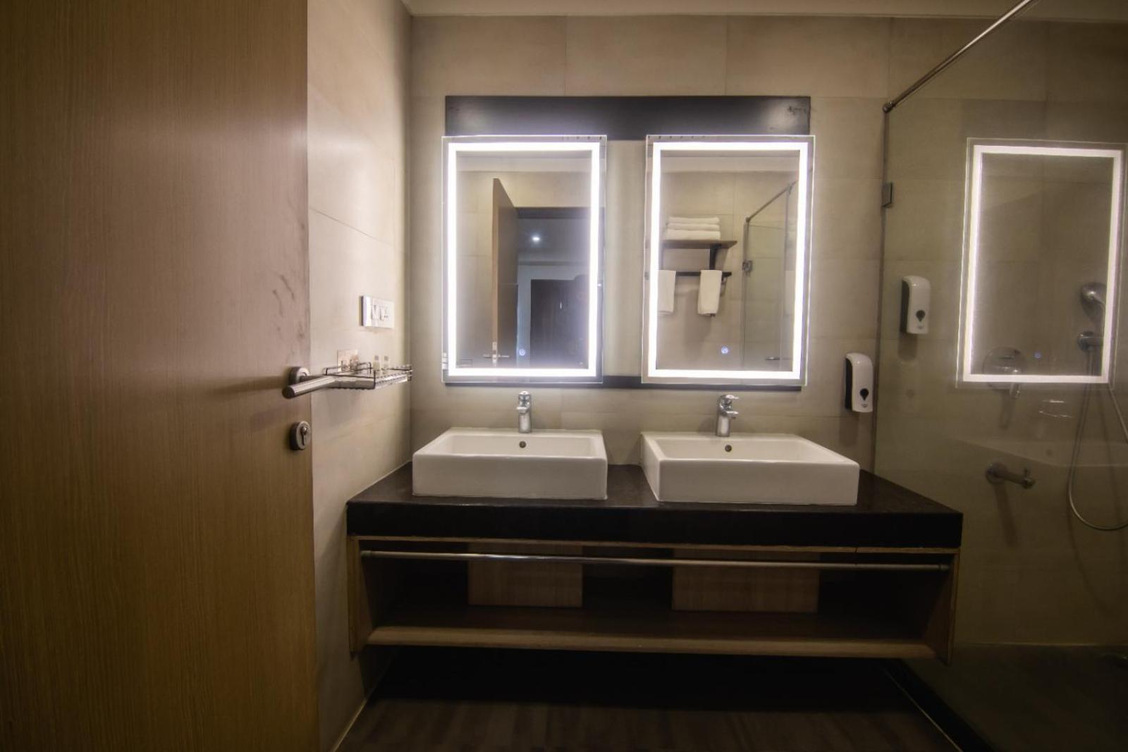 Purple Cloud Hotel Devanahalli Bagian luar foto
