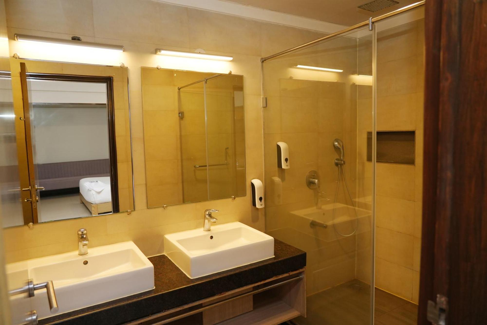 Purple Cloud Hotel Devanahalli Bagian luar foto