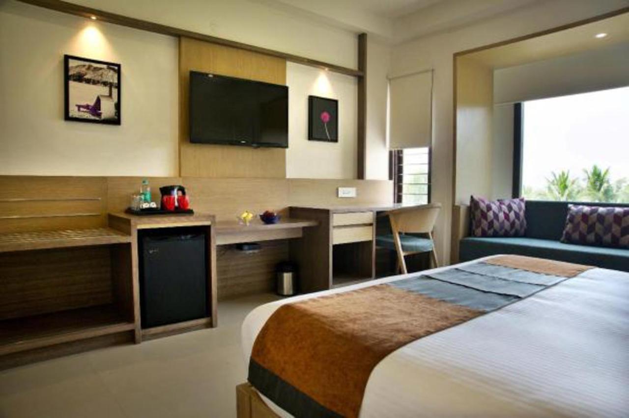 Purple Cloud Hotel Devanahalli Bagian luar foto